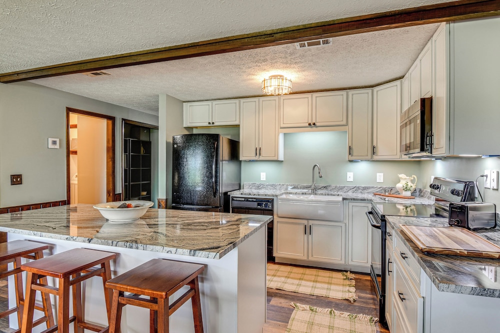 Tee Off in the Mtns: Sky Valley Condo w/ View!