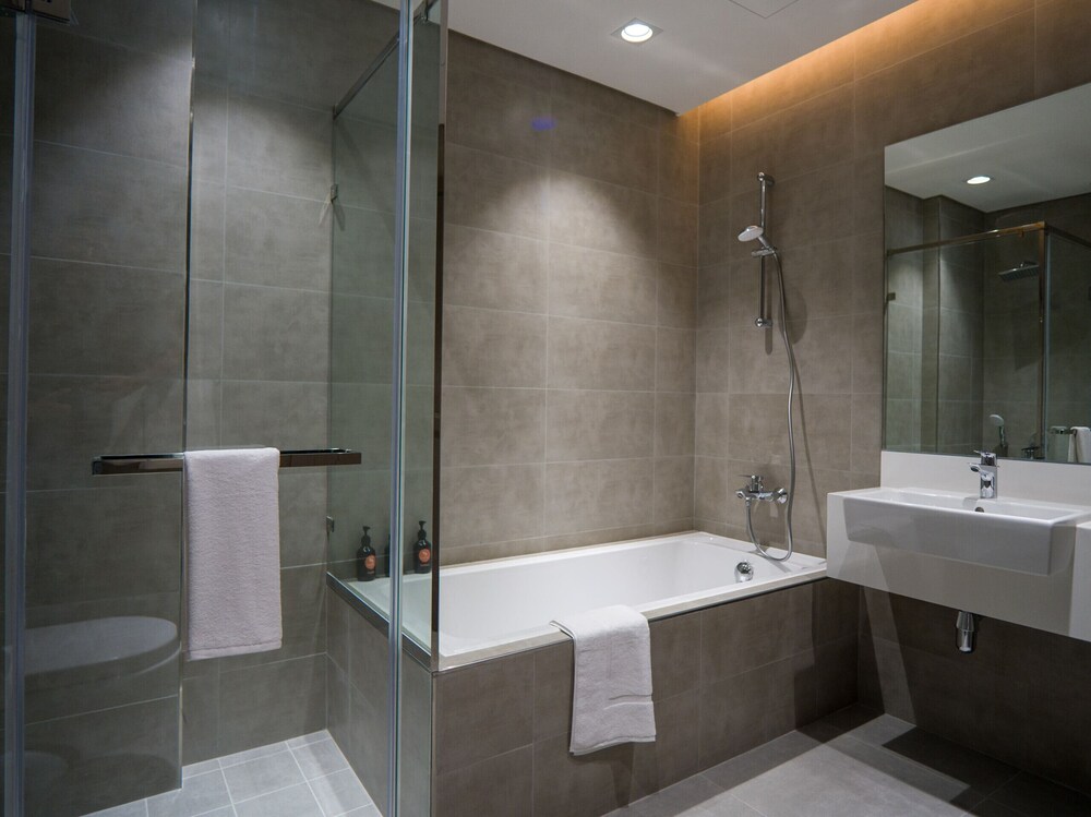 Easygo- Luxury 2bdr With Lagoon Access