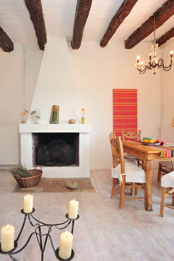 Korakiana Cottage