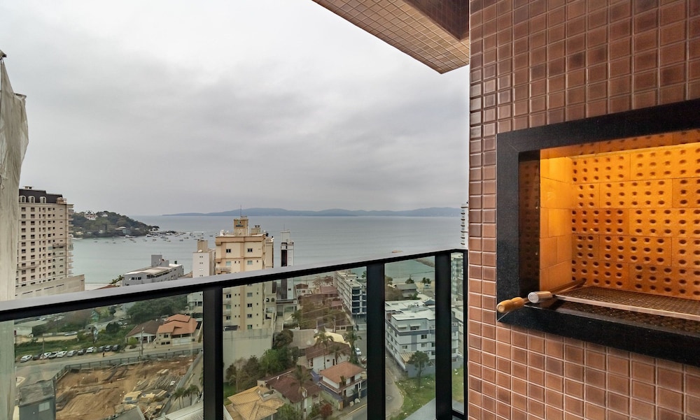 MHF II Apts Variados em Prédio com Vista para o Mar em Itapema