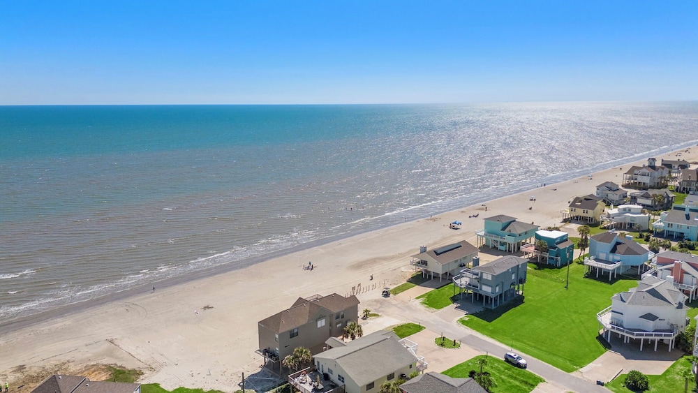 Pirates Beach Retreat by Ryson Vacation Rentals