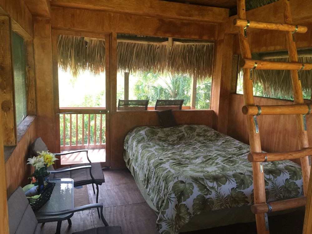 Everglades Chickee Cottages - Ochopee