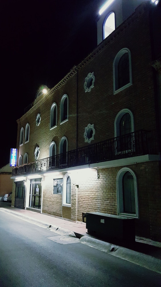 Hotel Roma - Property Image 3