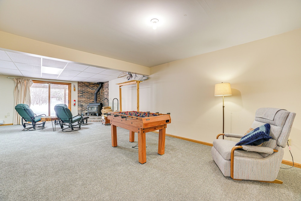 Remote & Peaceful Getaway w/ Games in Eckerman