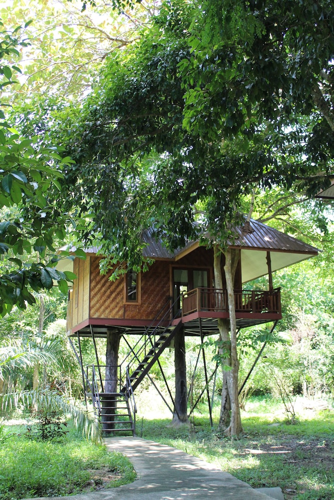 Baan Khao Sok Resort