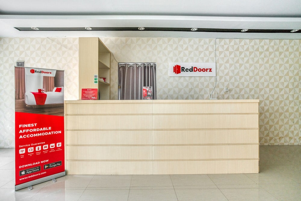 RedDoorz Plus near RSUD Dr. Pirngadi Medan 2 - Hostel view 2
