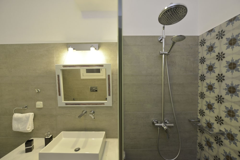 Rooms & Apartments Archontou