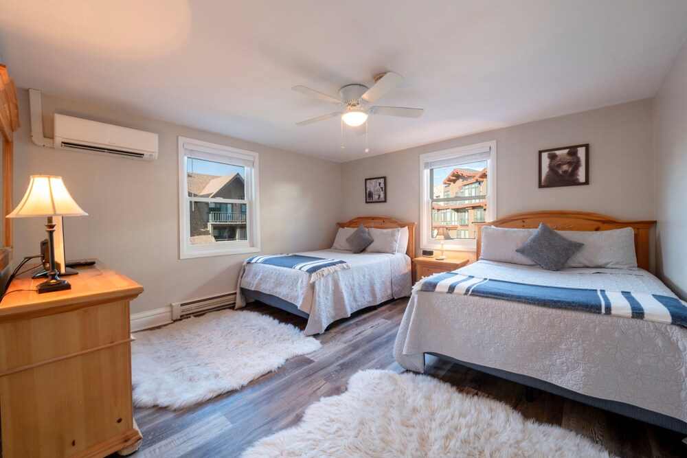 2BR Resort Plaza 5022 Slope-Side Park City Condo, Ideal for Families & Couples