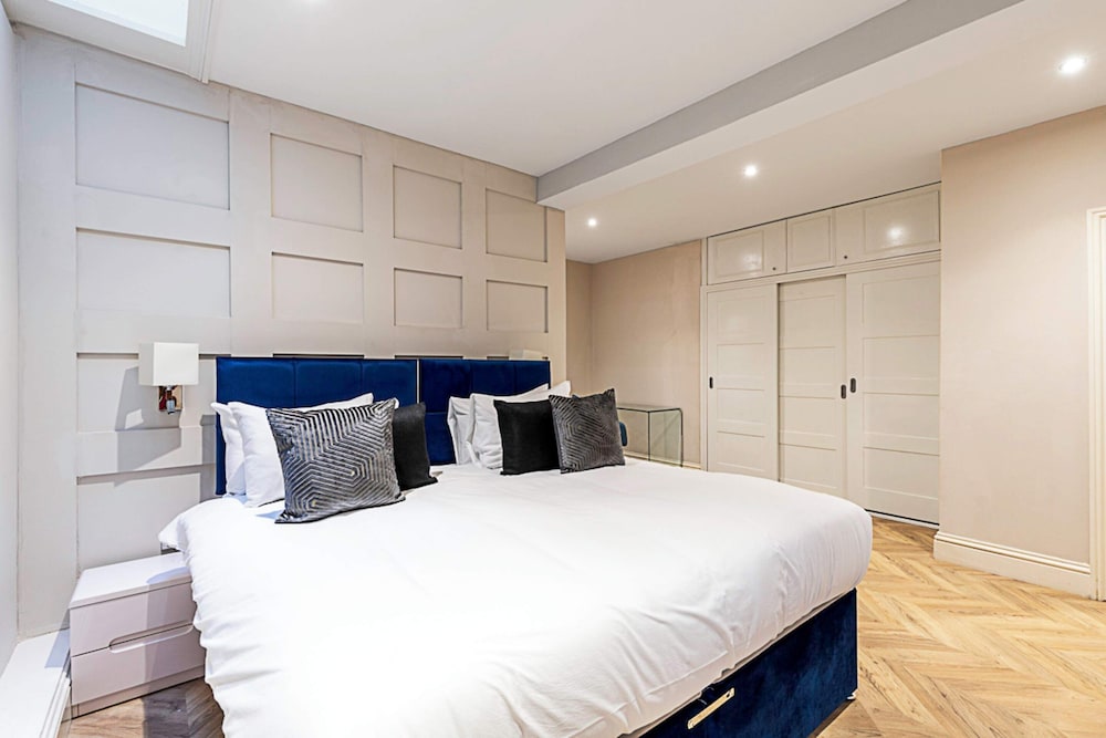 Beautiful Two Bedroom Abode in Notting Hill