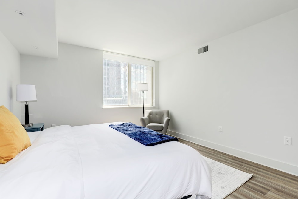 Elegant 2BR Apartment Minutes From DC