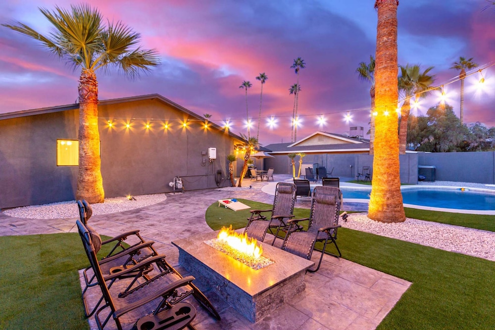 NEW Greystone on Osborn Heated Pool Firepit