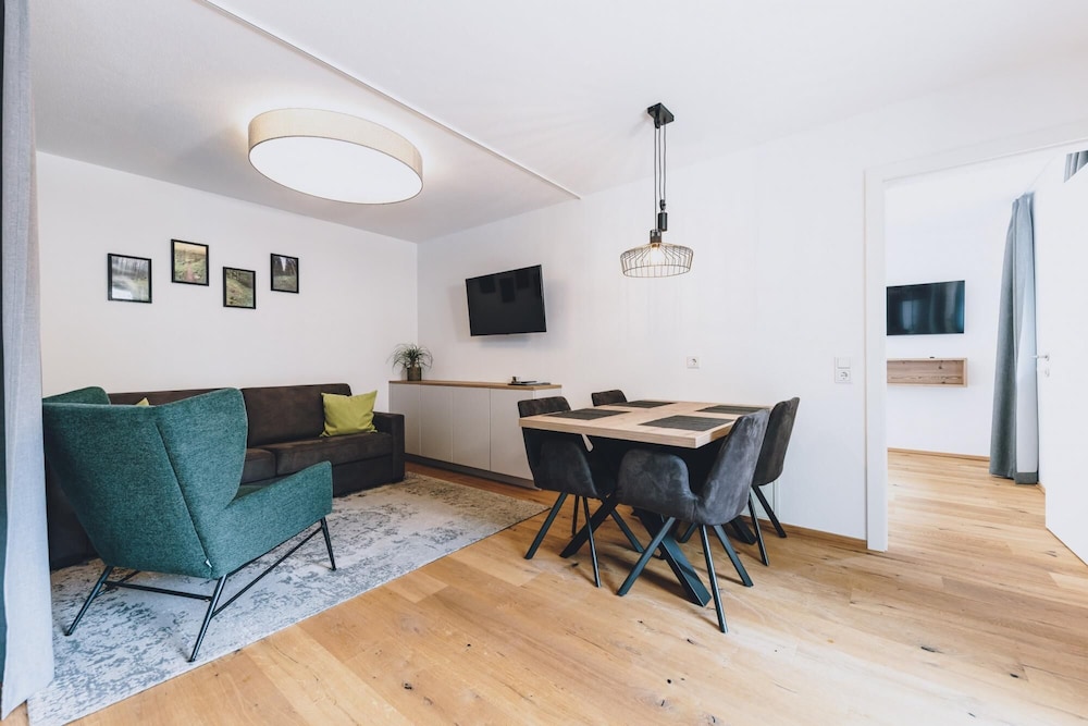 M1 - Balcony Apartment 4