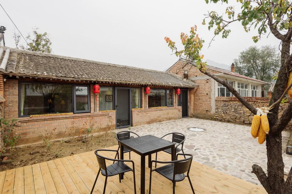 Yuanxiangli Sansi Inn