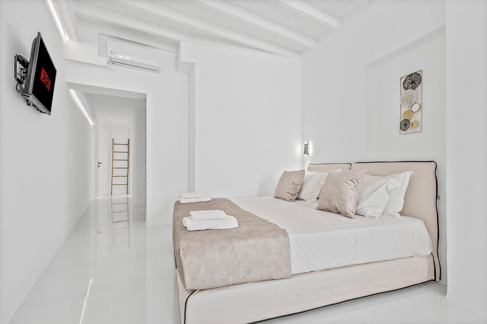 Heart of Mykonos Suites