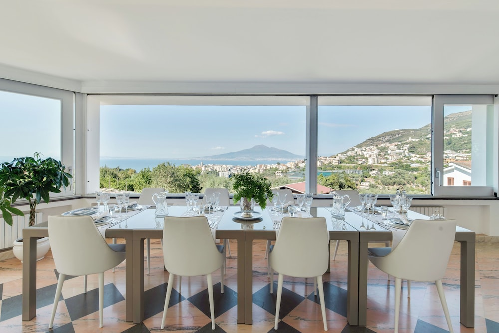 Luxury Villa In Sorrento Coast Swimming Pool & View