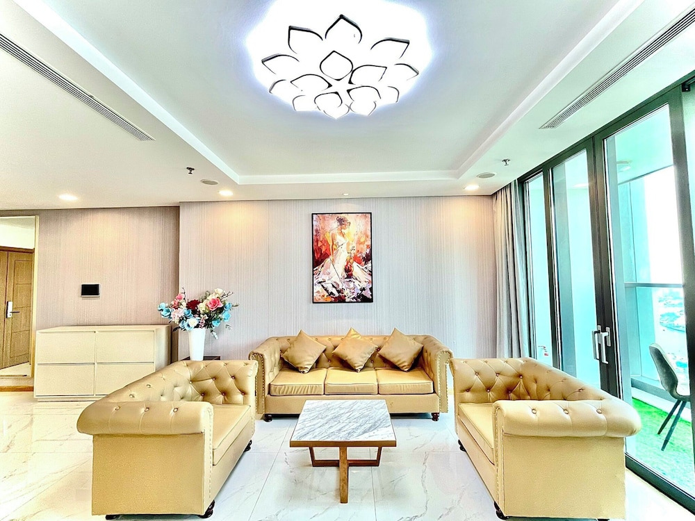 Somi Luxstay Landmark 81