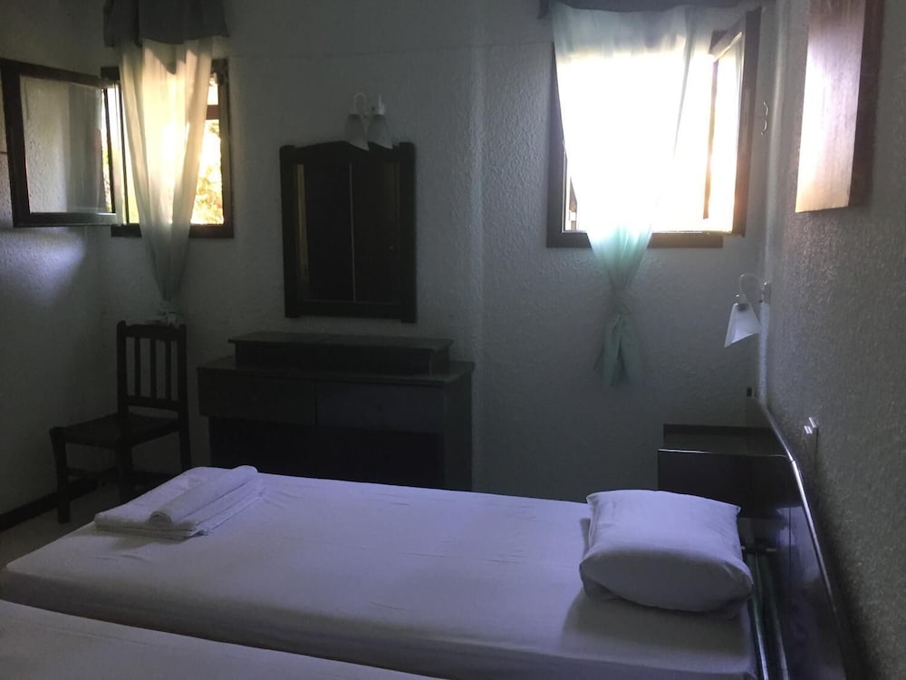 Nikos Apartments