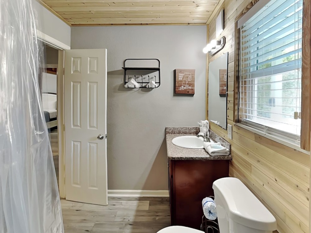 Pleasure Pier Retreat Manor by Ryson Vacation Rentals