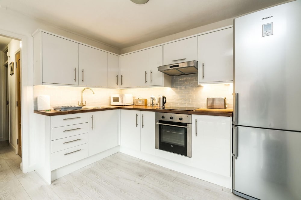 Luxury Islington Apartment with Balcony