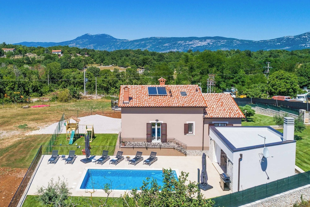Villa Rosewood