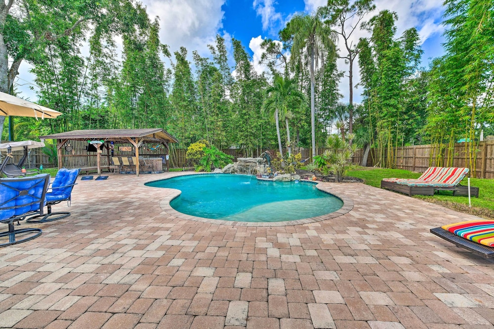 Sarasota Getaway w/ Private Pool & Backyard Oasis!