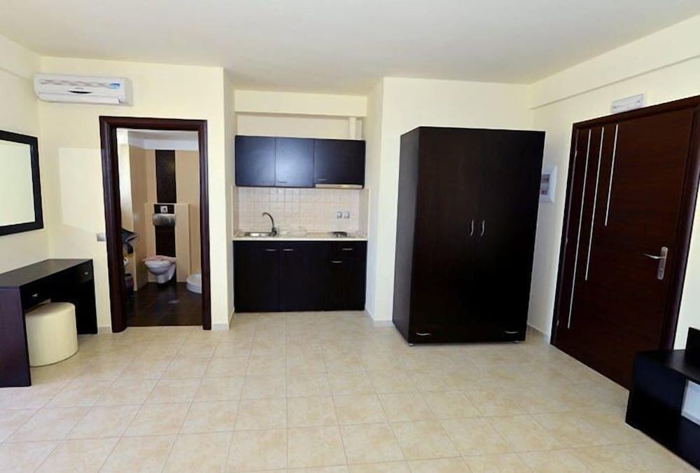 Golden Rose Suites
