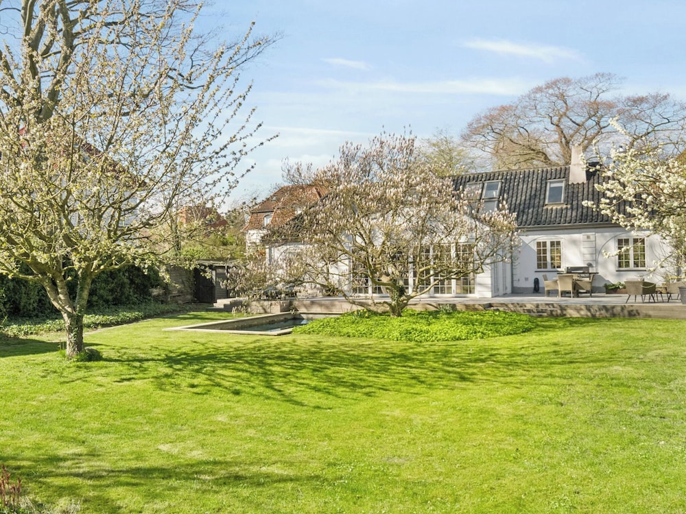 Sanders Swan - Marvellous Villa Close to the Center of Copenhagen