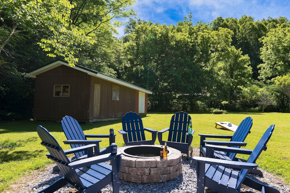 The Rustic Cottage by Avantstay Hot Tub Fire Pit Pool Table 5mins to Town