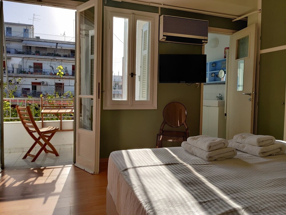 Cosy 1BR Apt With Balcony in Vibrant Exarcheia