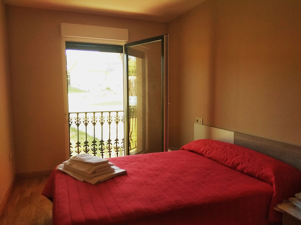Apartamentos Playa Catedrales 3000