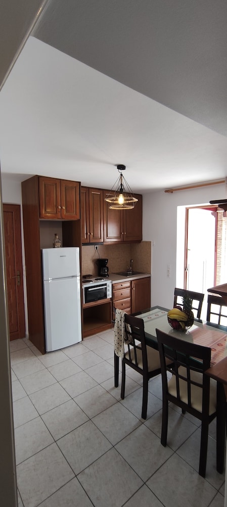 Kapetanos Rooms