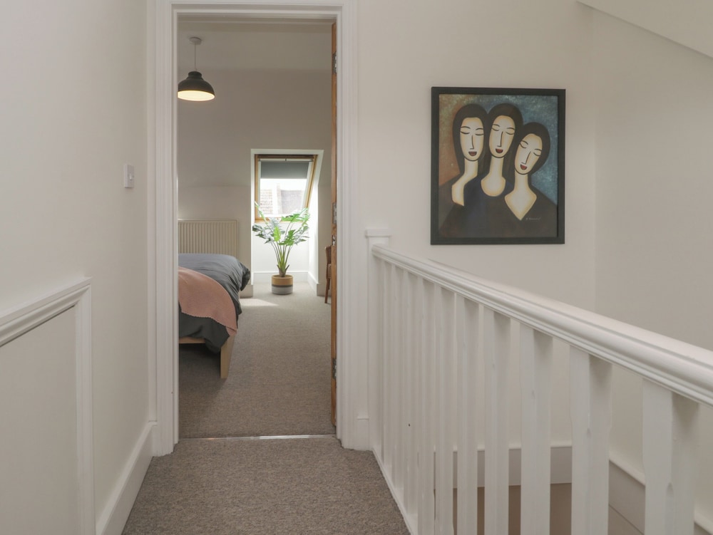 6 Sydney Road