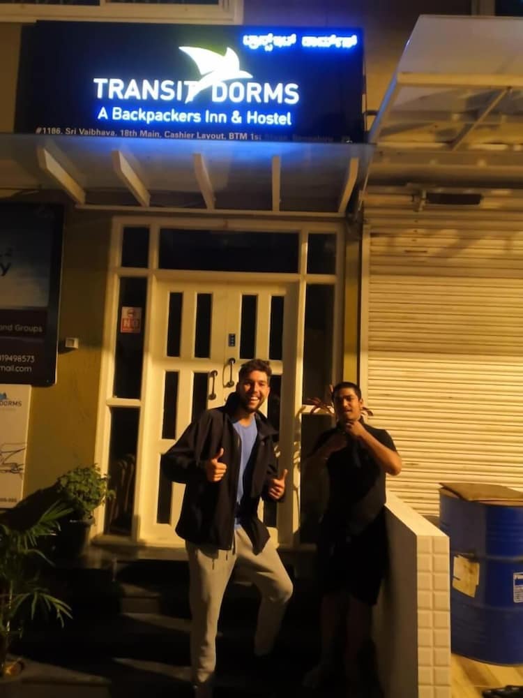 Transit Dorms - Hostel