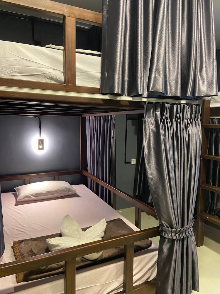 River Nest Hostel