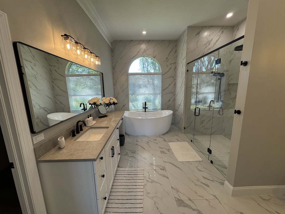 Fall In Naples - Game Room Pvt Pool Hot Tub Impeccable Decor 3 Bedroom Home