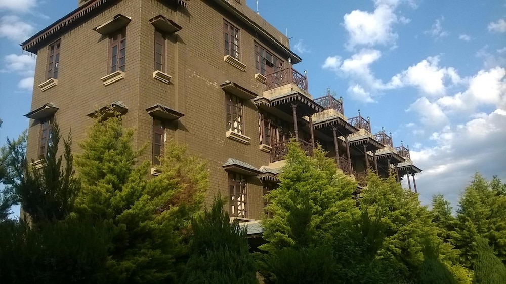 Blossoms Village Resort