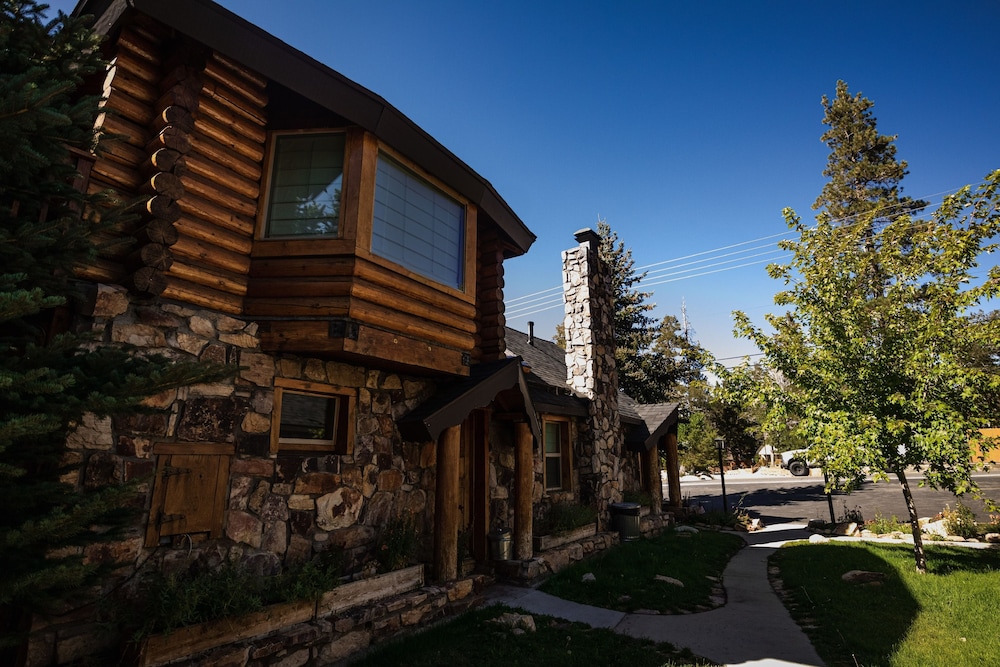 Embers Lodge and Cabins