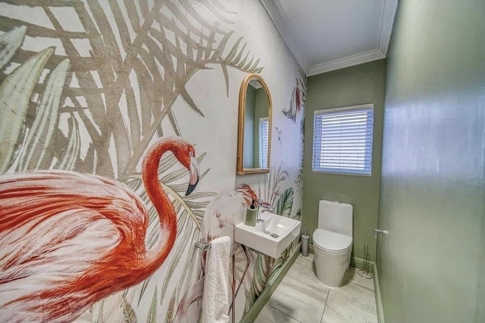 Flamingo Villa at Beach - Pool - Luxury - Solar Back Up