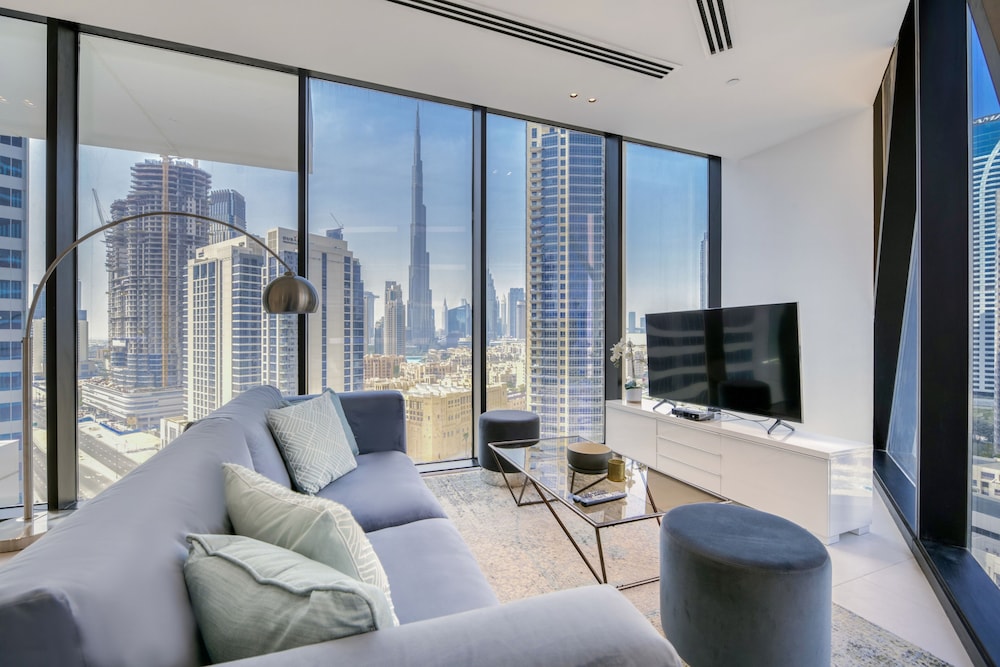 Maison Privee - Luxury Apt W/Burj Khalifa Vw & Dubai Canal Access