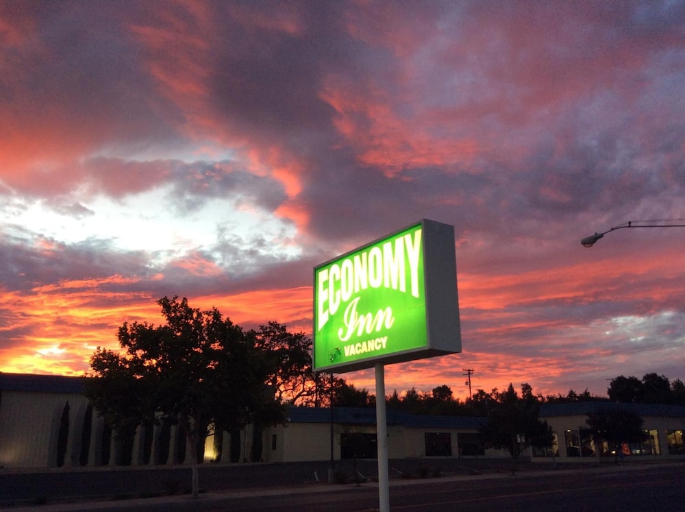 Economy Inn