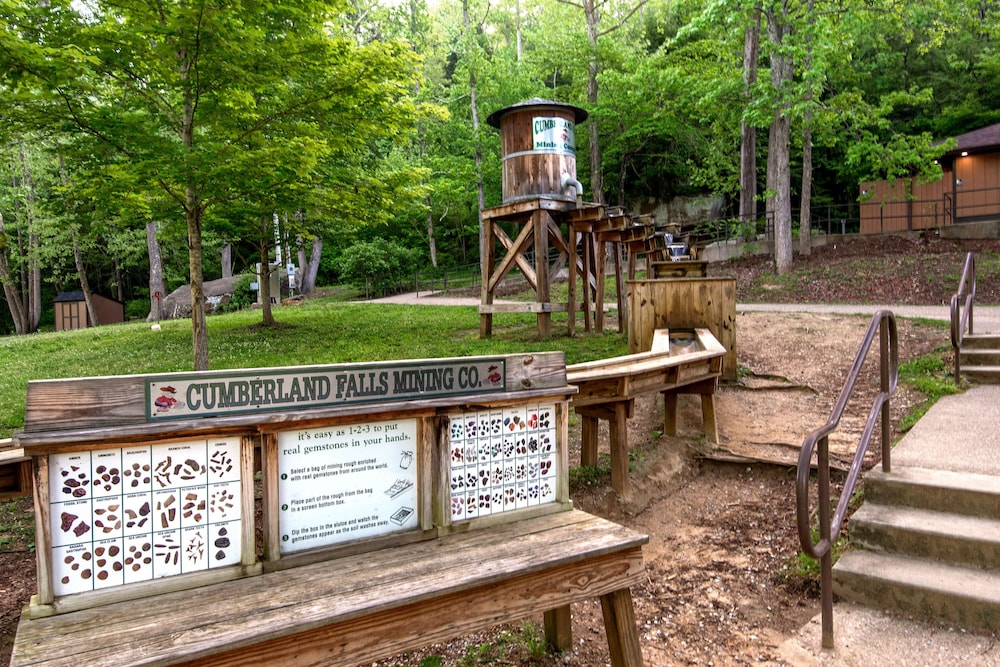 Cumberland Falls State Resort Park