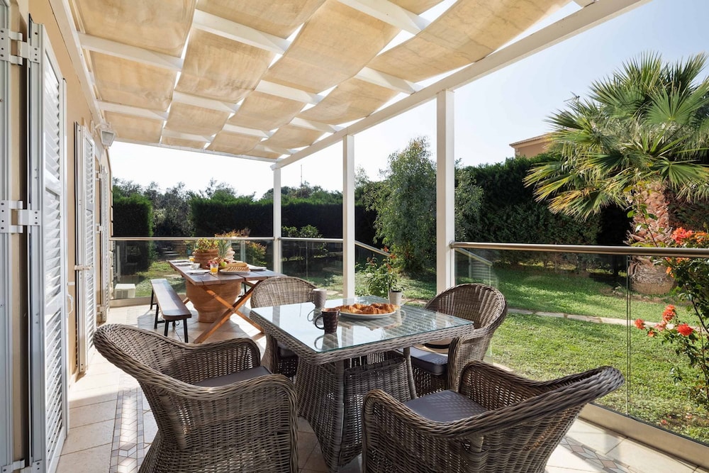Villa Erato With Private Swimming Pool