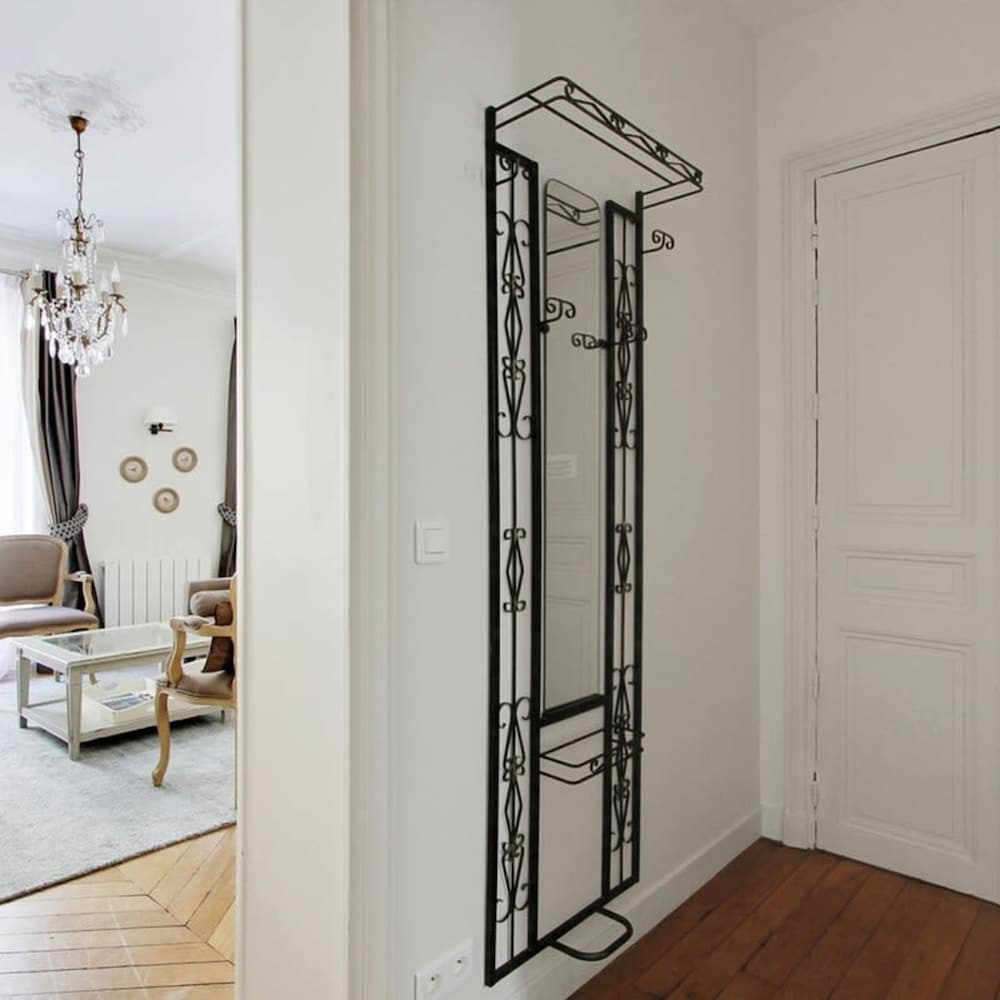 Eiffel Market Charming 2 Bed Apt Near Invalides