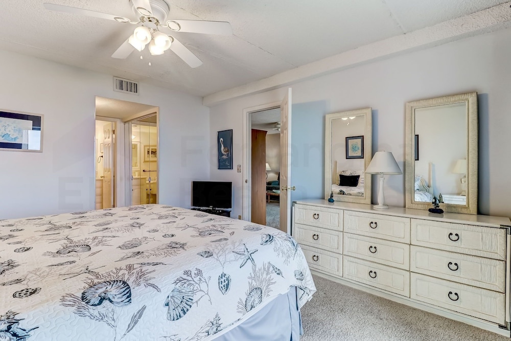 303 Atlantis 2 Bedroom Condo by RedAwning view 3