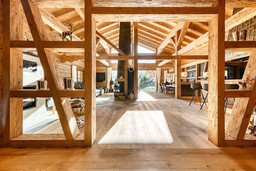 Chalet GM in Brand With 5 Bedrooms and 8 Bathrooms