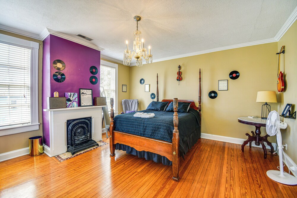 Historic Manor w/ Screened Porch in Elizabeth City