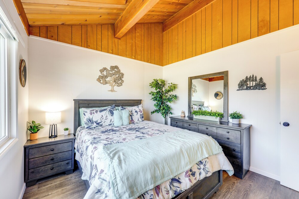 Close to Skiing & Lake: Big Bear Mountain Getaway