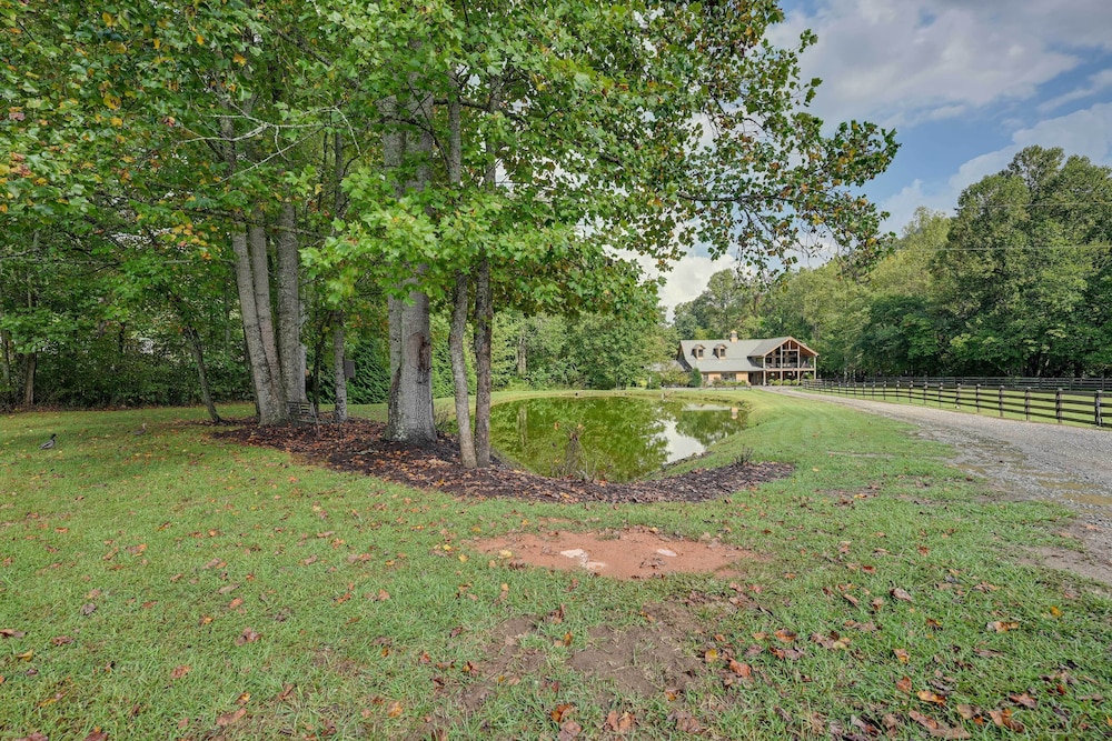 28 Acres: Home w/ Barn & Fire Pit Near Franklin!