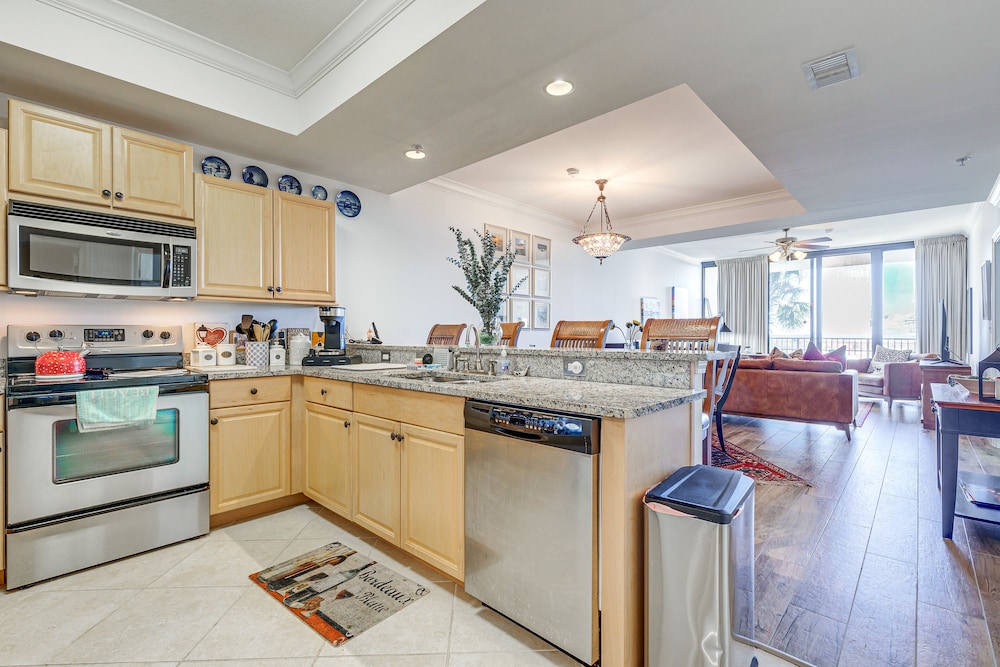 Dauphin Island Condo: Beach & Hot Tub Access!