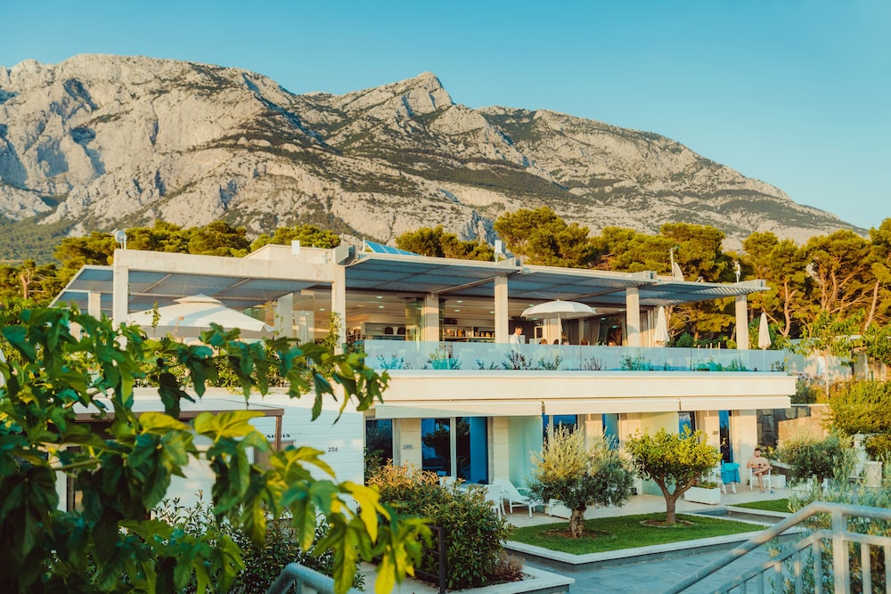 Poseidon Mobile Home Resort - Campsite
